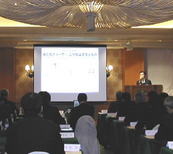 ユニチャームが06年度方針説明会を開催、「環境変化を協働でチャンスに」