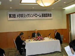 メタボリックシンドローム撲滅委員会、生活習慣の変化で医療費削減を提言
