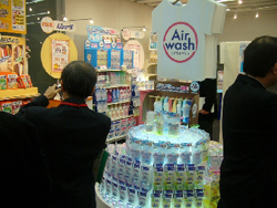エステー化学が東京で2007年春の商談会を開催、主力のエアケア中心に提案