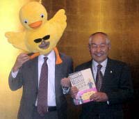 エステー、「高田鳥場」発表会開く　「消臭プラグ話題増幅計画」を発表