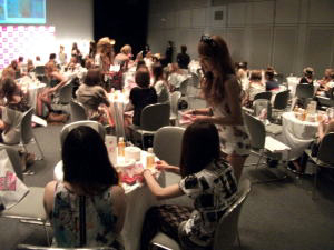 ユニ・チャーム、「ポン活プロジェクト」原宿でＰＲイベント開催