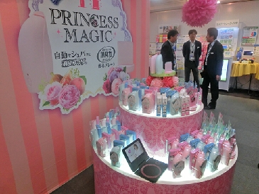 エステー、東京で夏の商談会開催　「大人カワイイ」シリーズ新展開