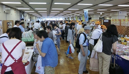 医療・介護食品展示試食会「ヘルシーフードショー」に約2000人来場