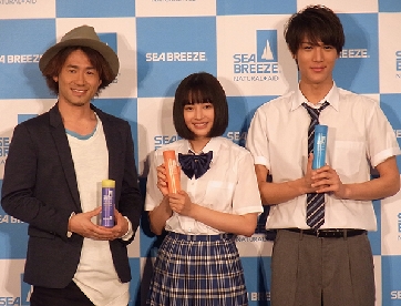 エフティ資生堂、「シーブリーズ」新ＣＭ発表会開く　広瀬すずらが登場