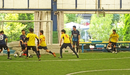 プラネット、親善フットサル大会開催　12チームが参加