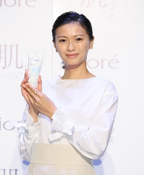 花王、「肌。Ｂｉｏｒｅ×篠山紀信 0→100歳 展」ＰＲイベント開催
