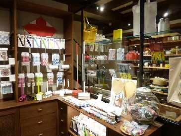 ニトムズ、暮らしの道具店「日東堂」を京都・八坂にオープン