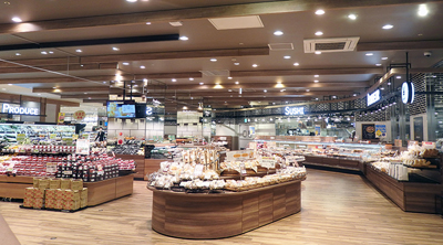 セブン＆アイＨＤ、新会社ヨーク最新店舗「新宿富久店」内覧会開催