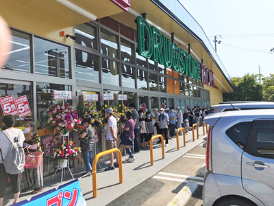ドラッグストアモリ、開店した東北1号店「明石南店」が盛況
