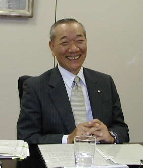 花王販売・高山社長共同会見、「店頭活性化のプライオリティ・1目指す」