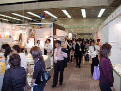 ビジネスガイド社主催の第32回大阪ギフトショー秋が開催、137社が出展