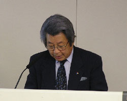 あらたが05年3月期決算説明会を開催、伊藤社長「関東・関西の強化図る」